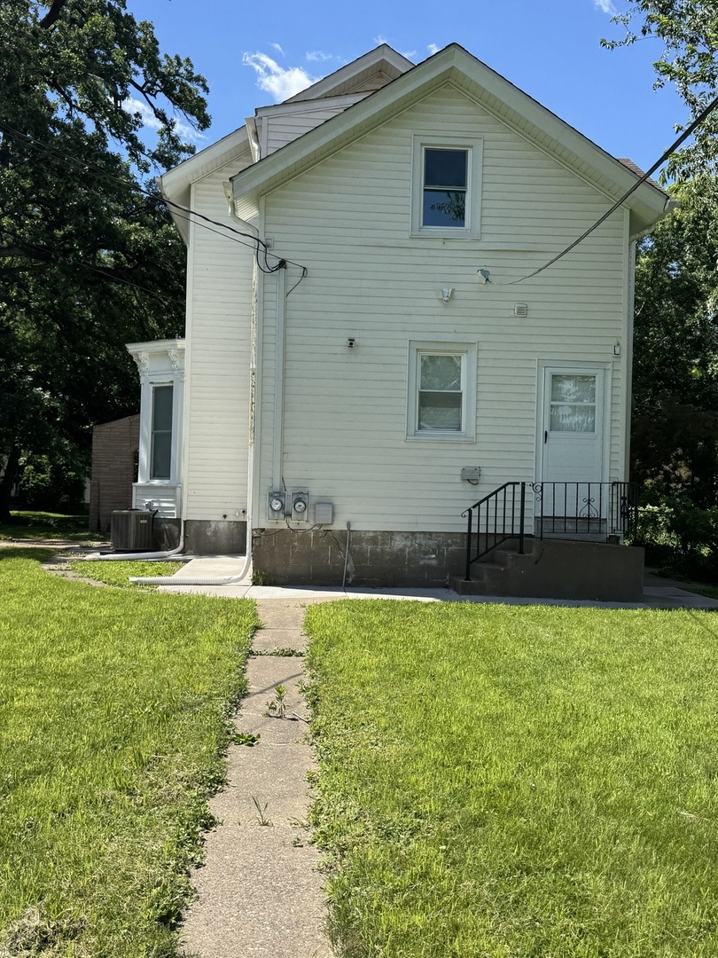 720 E 14th Street 2 Property Photo 11