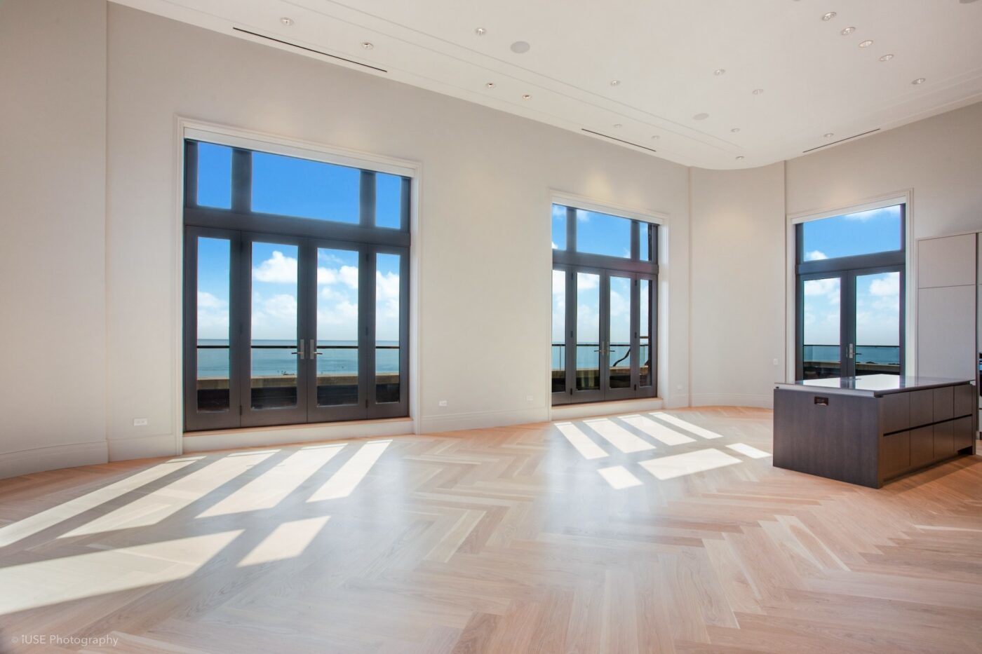 3260 N Lake Shore Drive 18a Property Photo 5