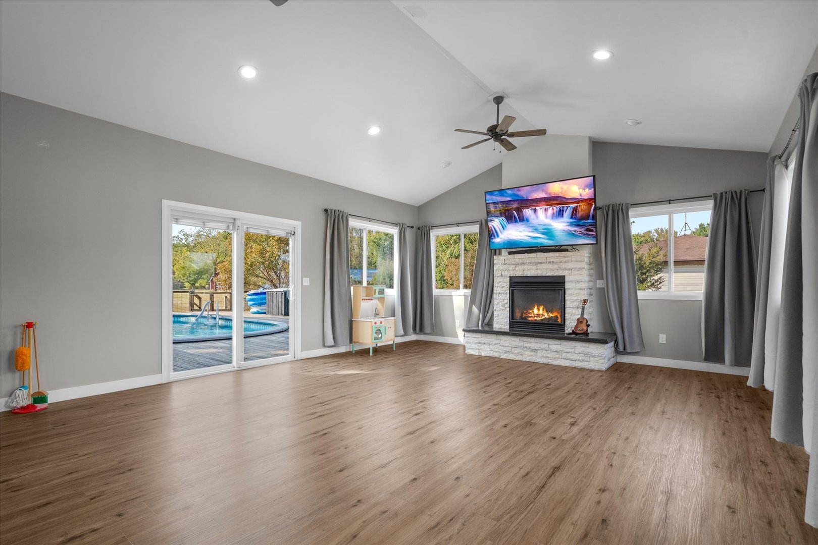 750 Forest Park Drive Property Photo 12