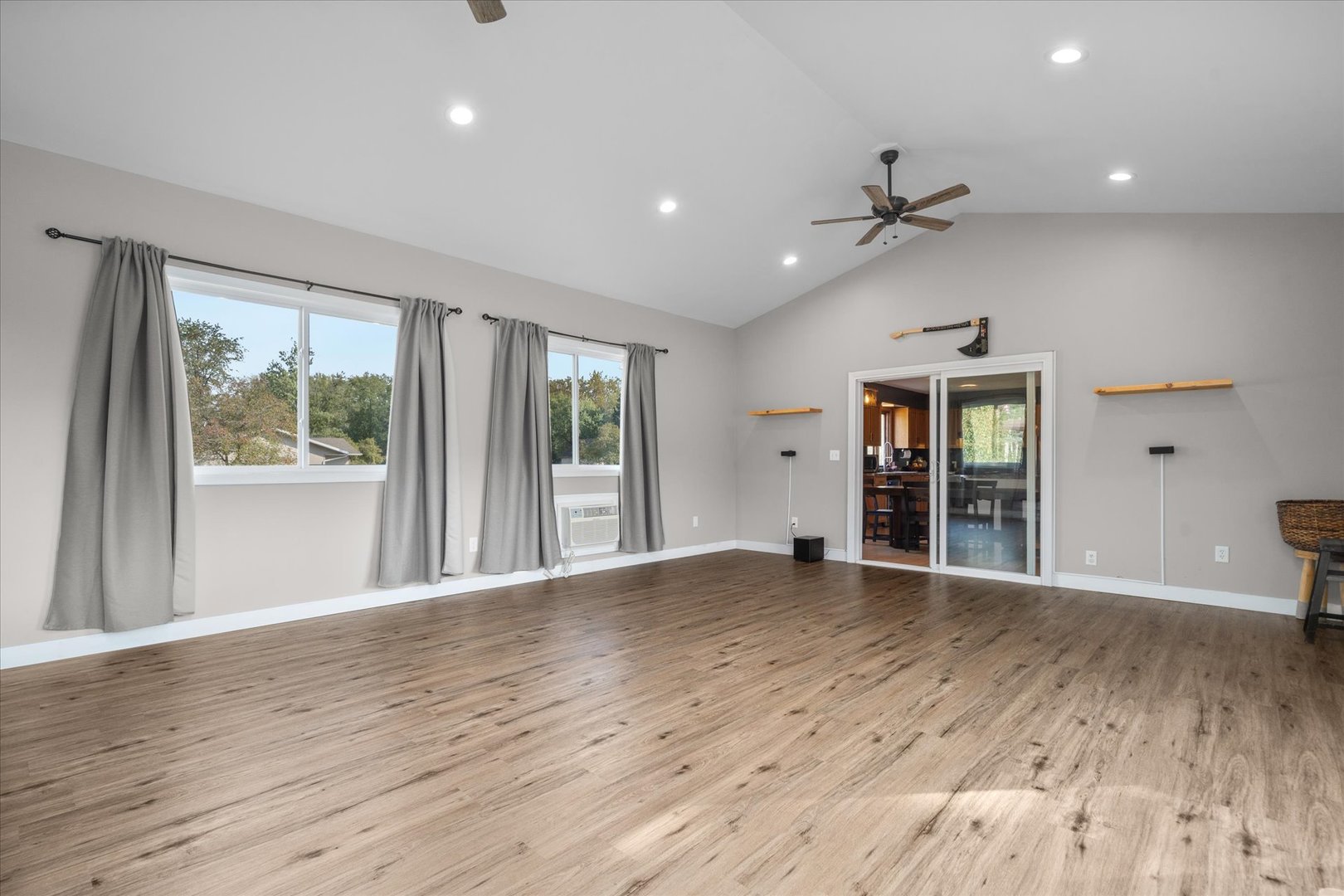 750 Forest Park Drive Property Photo 13