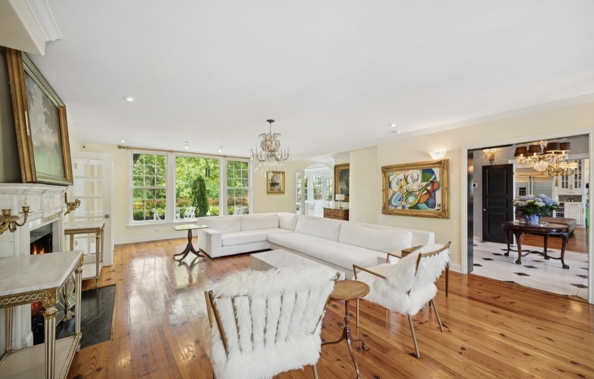 82 Woodley Road Property Photo 5