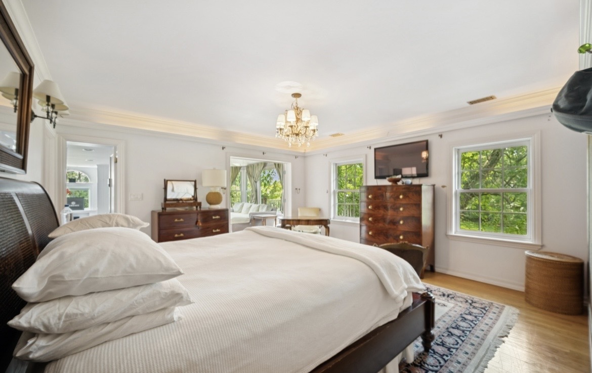 82 Woodley Road Property Photo 11