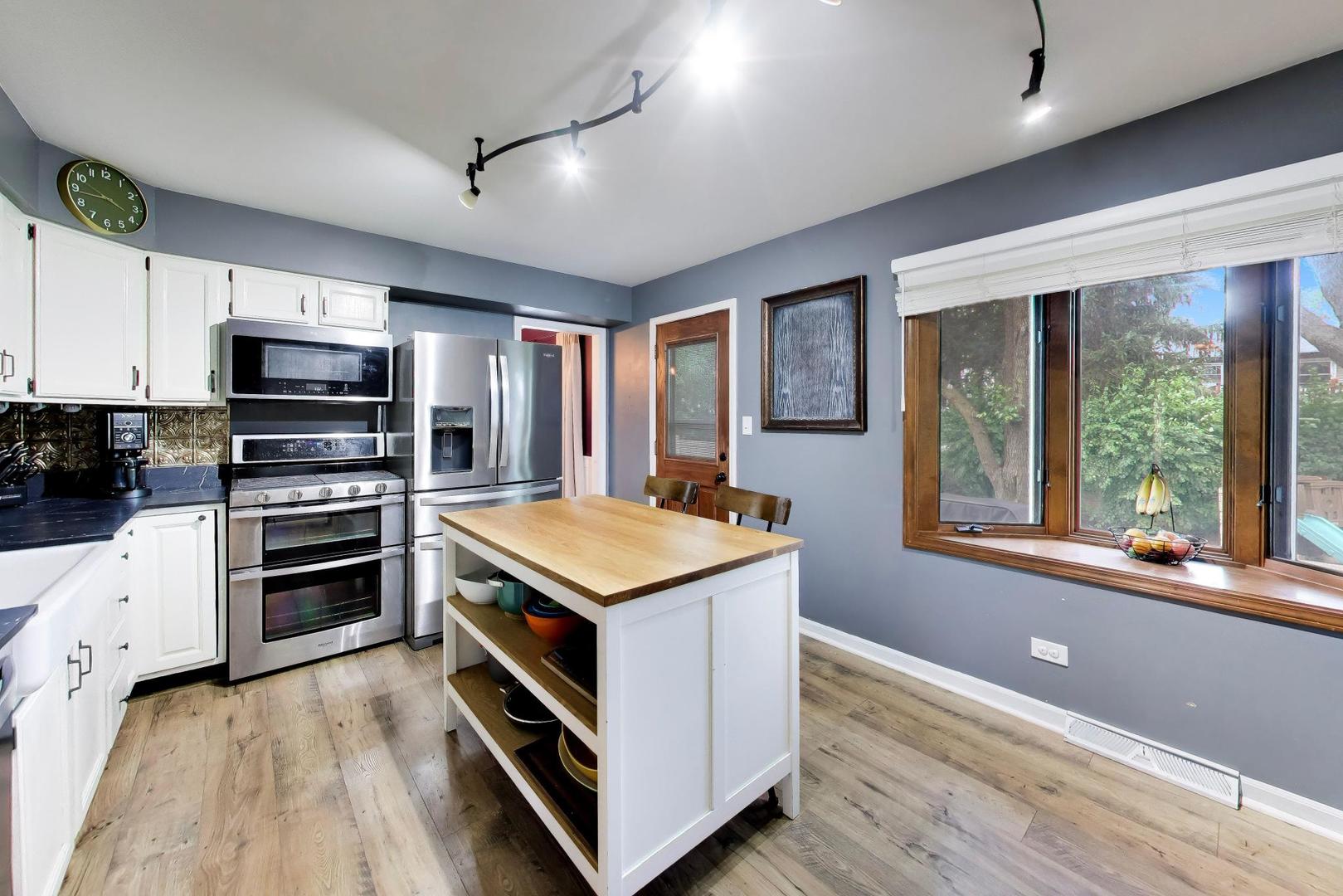 8 Charles Court Property Photo 11