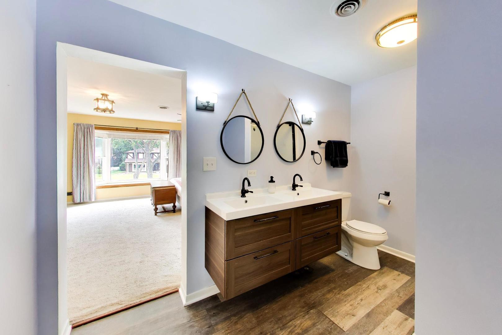 8 Charles Court Property Photo 15