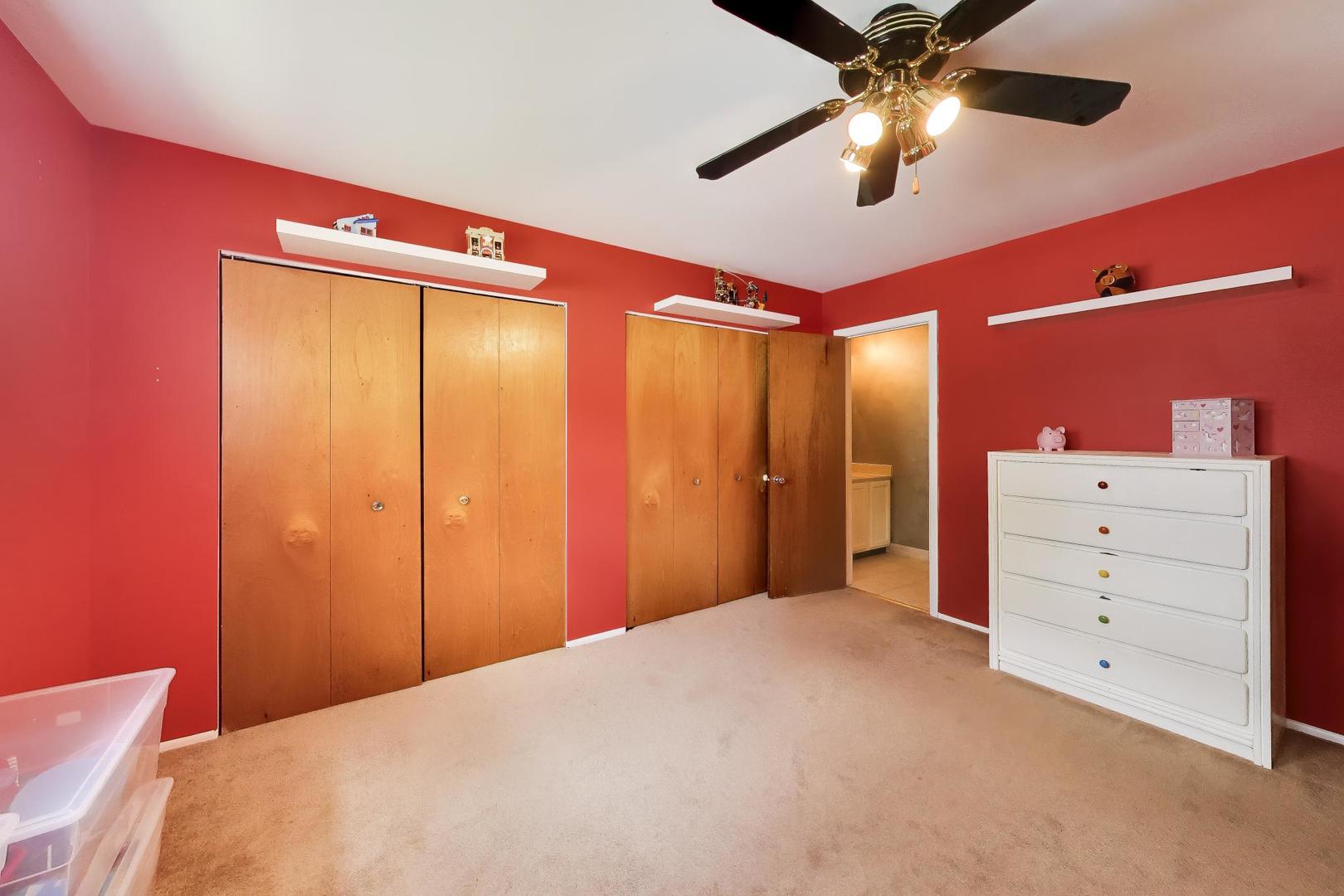 8 Charles Court Property Photo 19