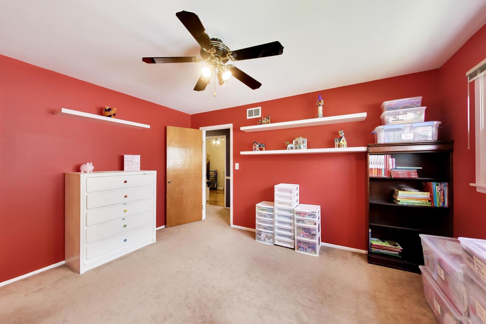 8 Charles Court Property Photo 20