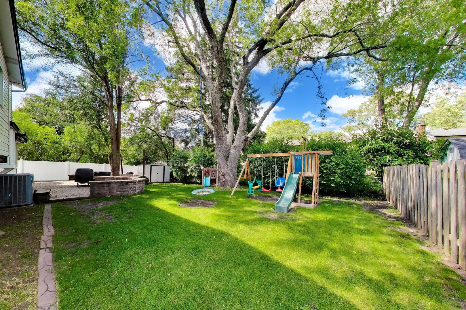 8 Charles Court Property Photo 40