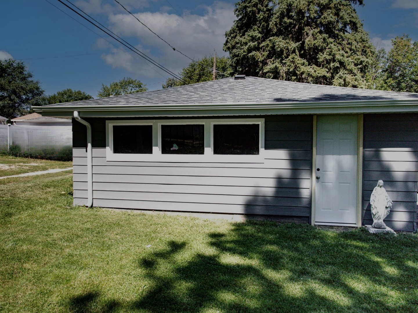 1911 N Hickory Street Property Photo 4