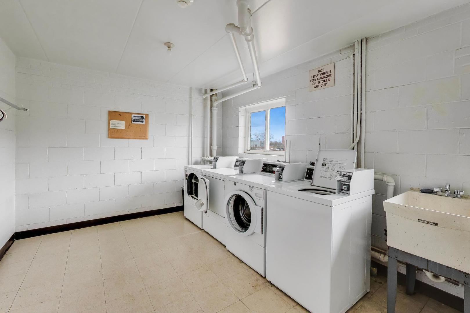 445 S Cleveland Avenue 302 Property Photo 18