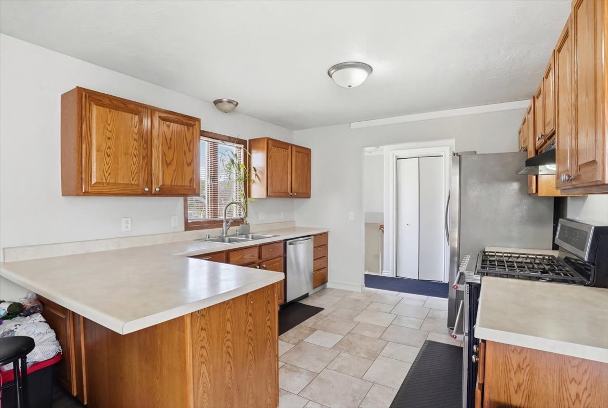 1707 Joanna Avenue Property Photo 6