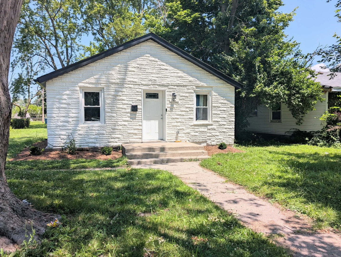 526 S Gordon Avenue Property Photo 1