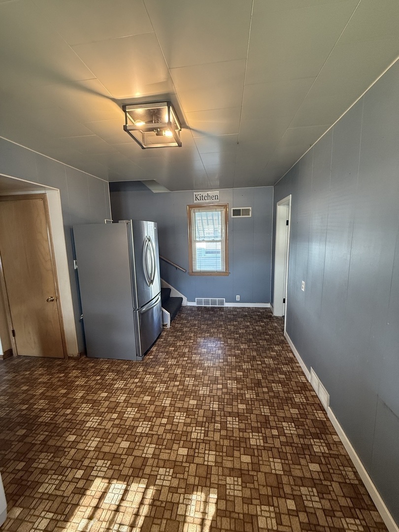 203 E 4th Street Property Photo 4