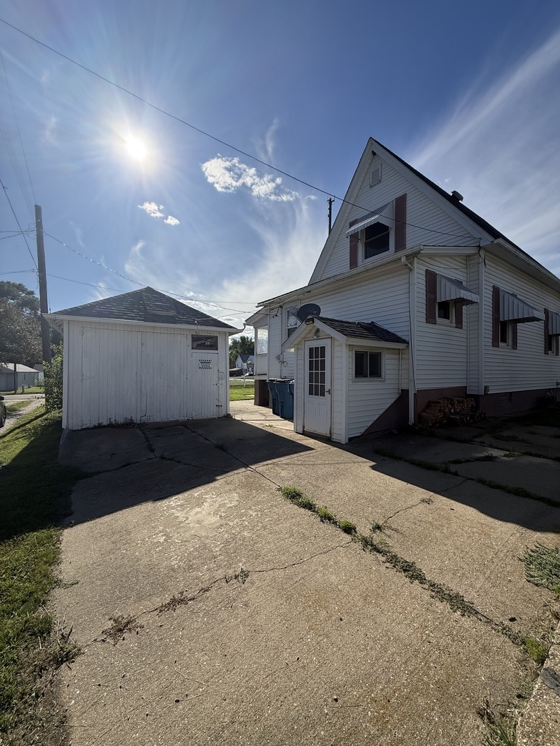 203 E 4th Street Property Photo 14