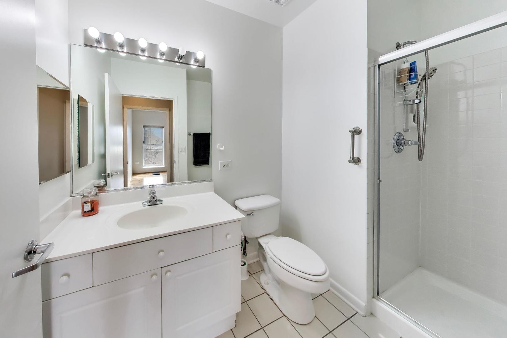 1210 Chicago Avenue C302 Property Photo 12