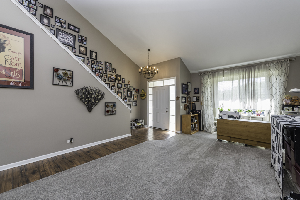 301 English Lane Property Photo 6