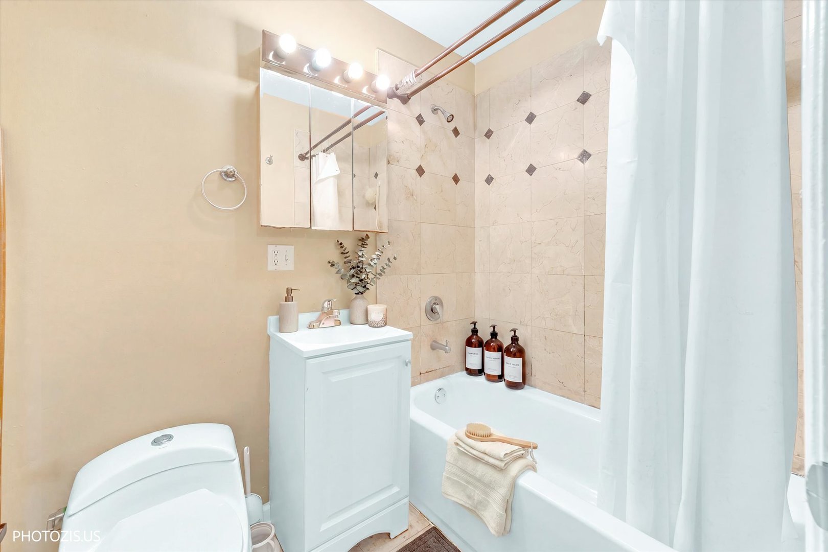 6254 N Bell Avenue T Property Photo 9