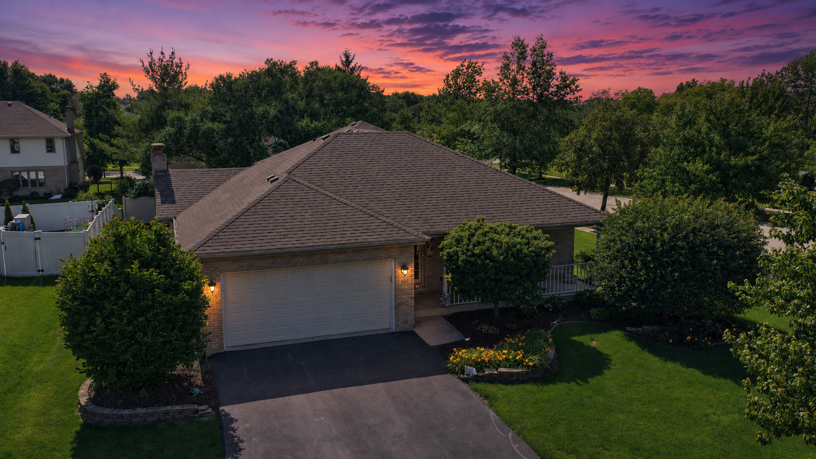 601 Lisson Property Photo 1