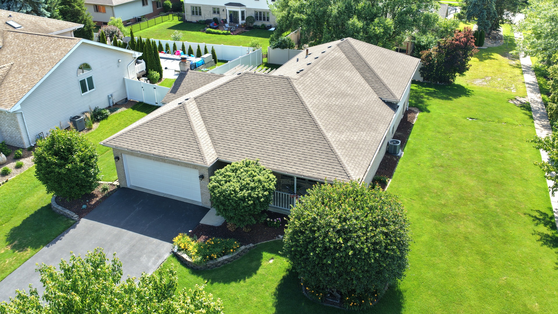 601 Lisson Property Photo 2