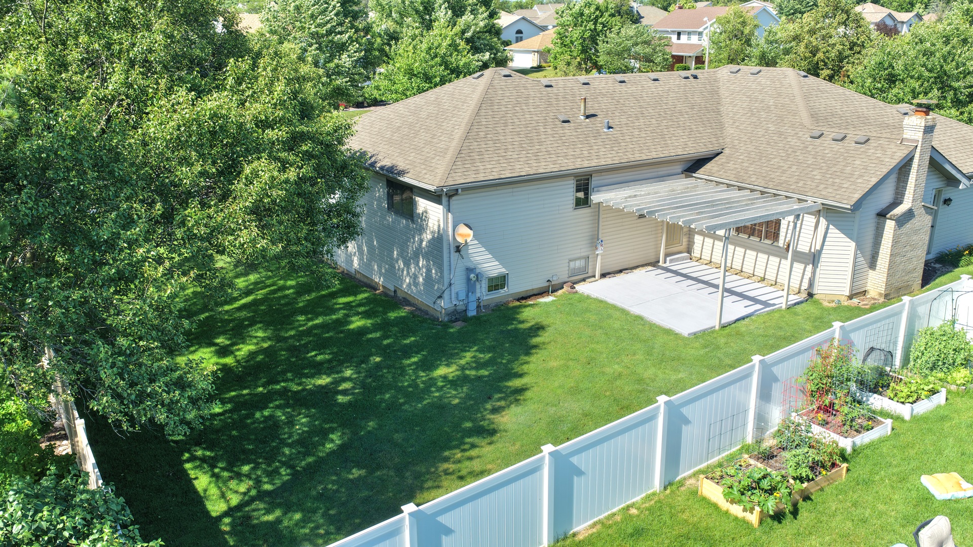 601 Lisson Property Photo 25