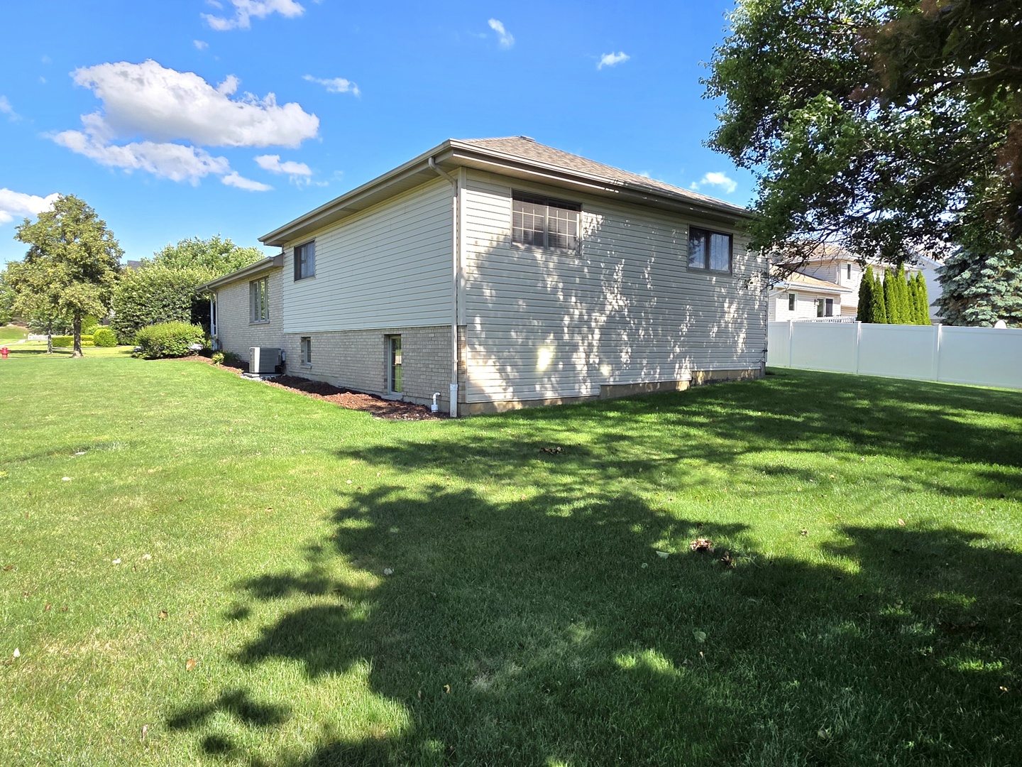 601 Lisson Property Photo 26