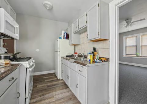 7601 S Hermitage Avenue Property Photo 6
