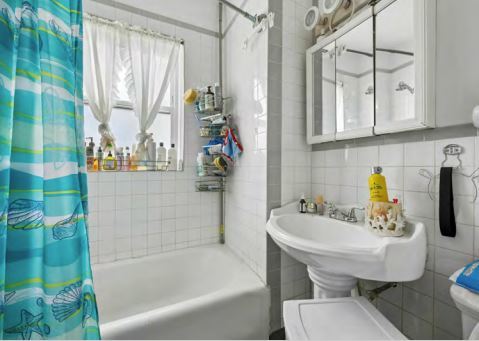 7601 S Hermitage Avenue Property Photo 8