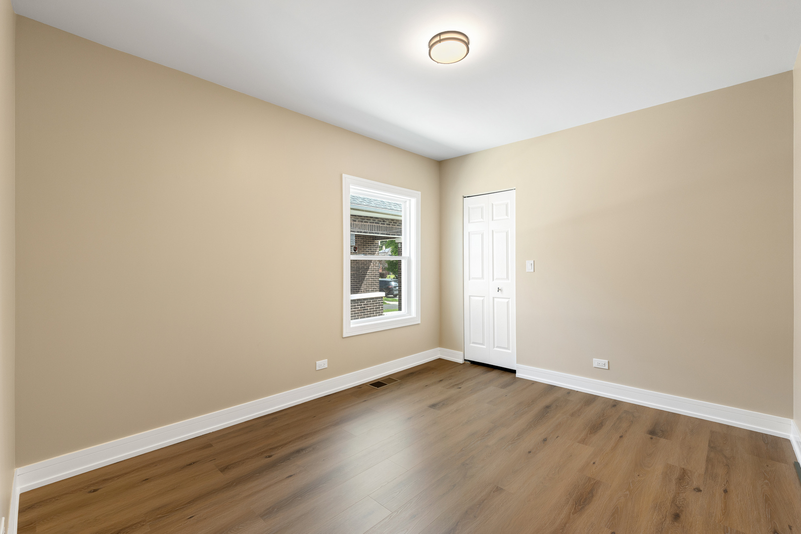 608 S 21st Avenue Property Photo 15