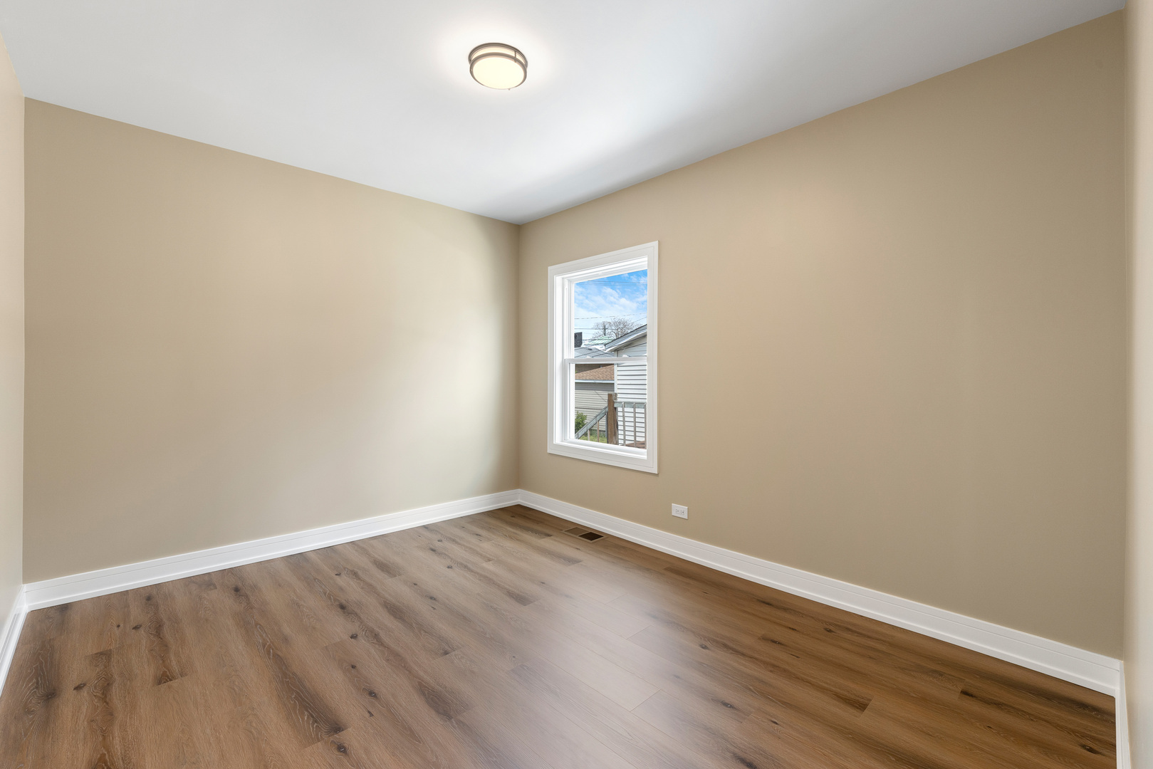 608 S 21st Avenue Property Photo 18