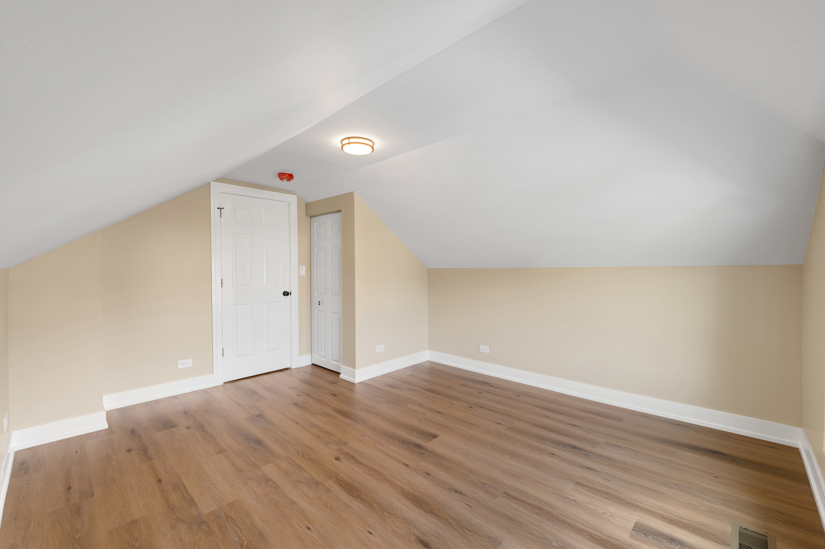 608 S 21st Avenue Property Photo 27