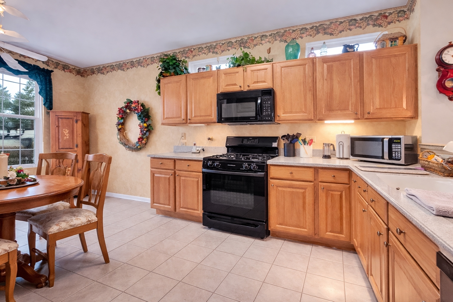 12825 Coventry Lane Property Photo 4