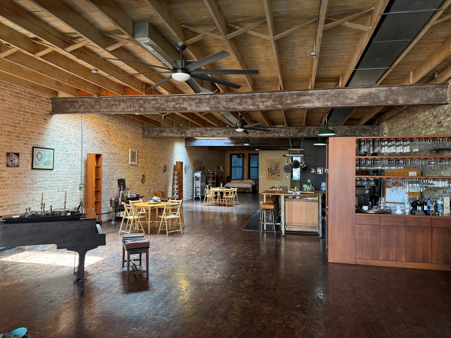 1109 W Fulton Market Street Property Photo 7
