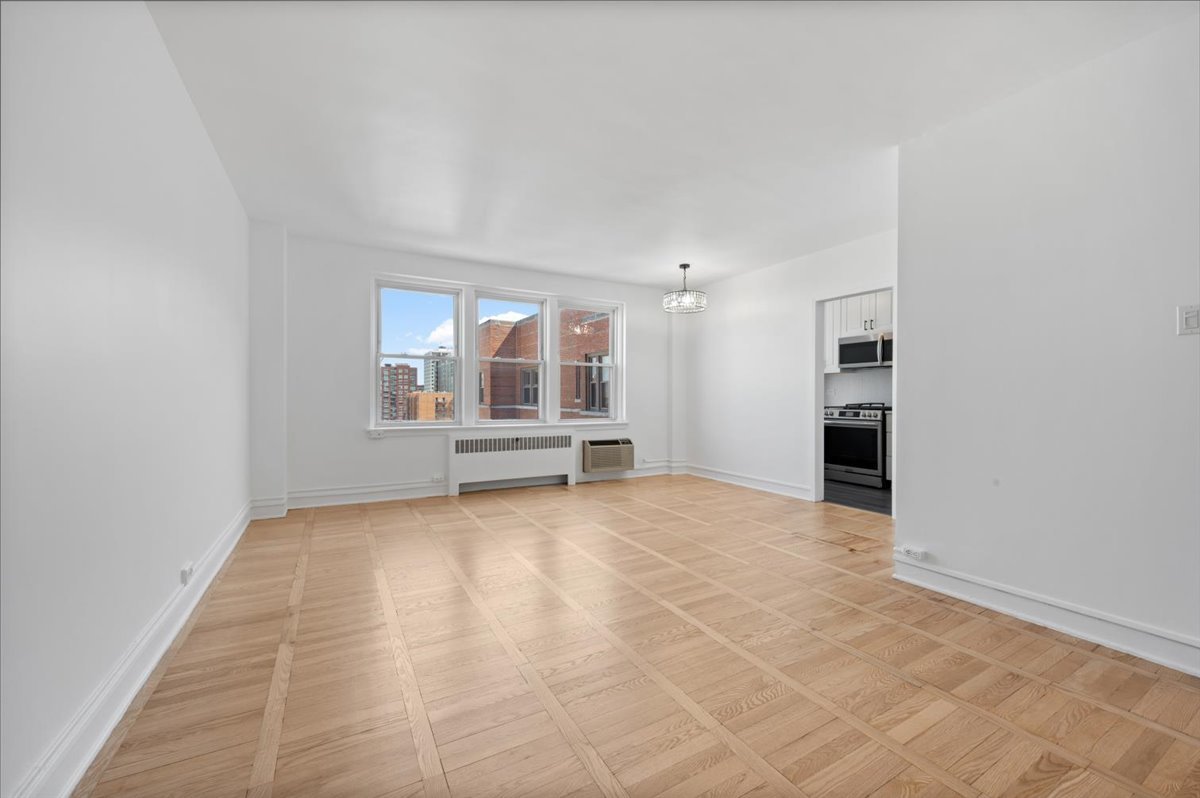 1585 Ridge Avenue 705 Property Photo 8