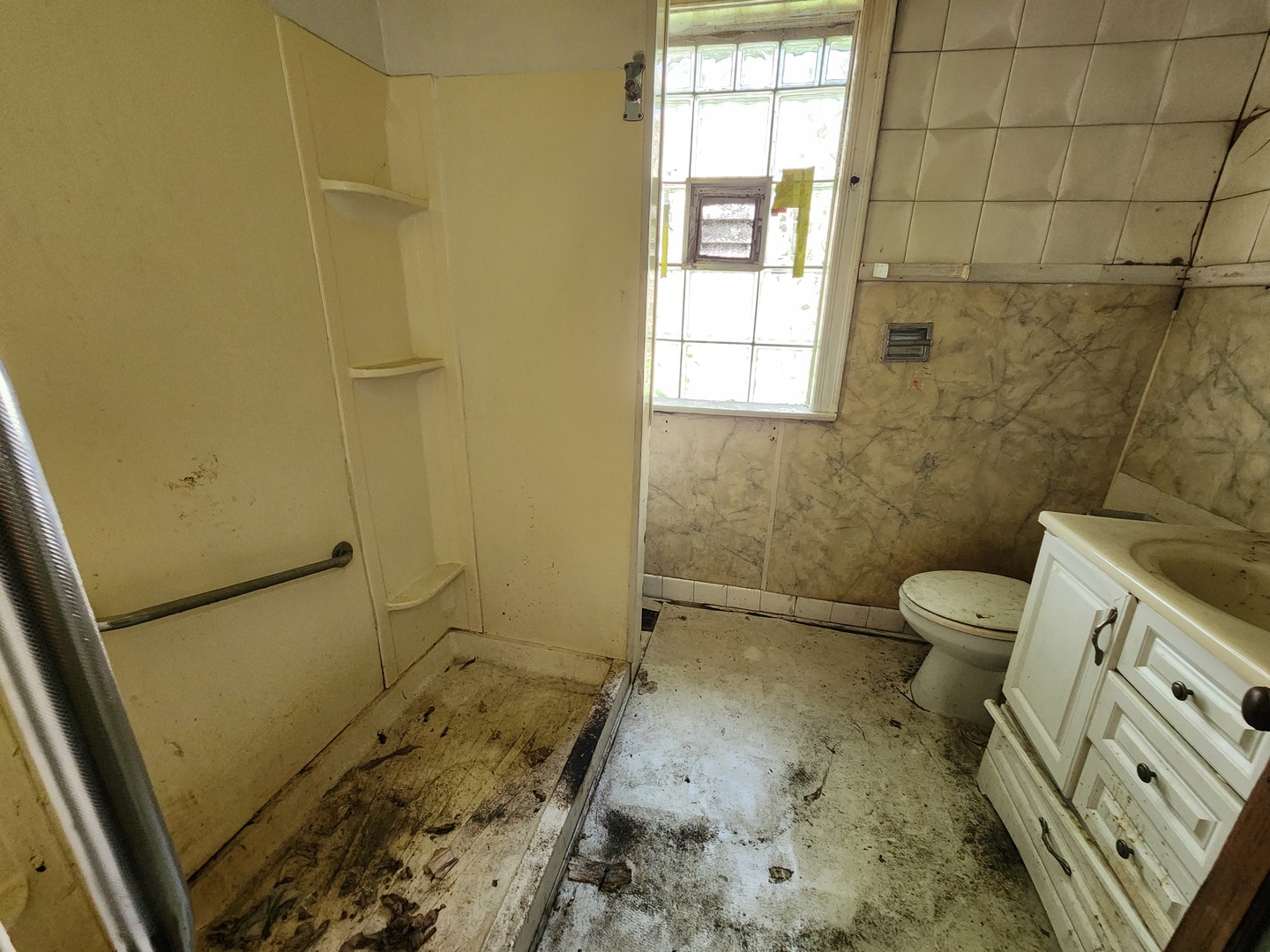 6146 S Vernon Avenue Property Photo 6