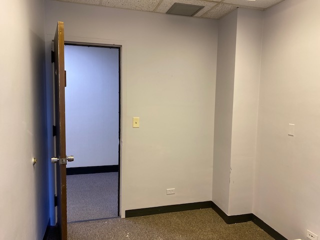 200 E Willow Avenue 202b Property Photo 8