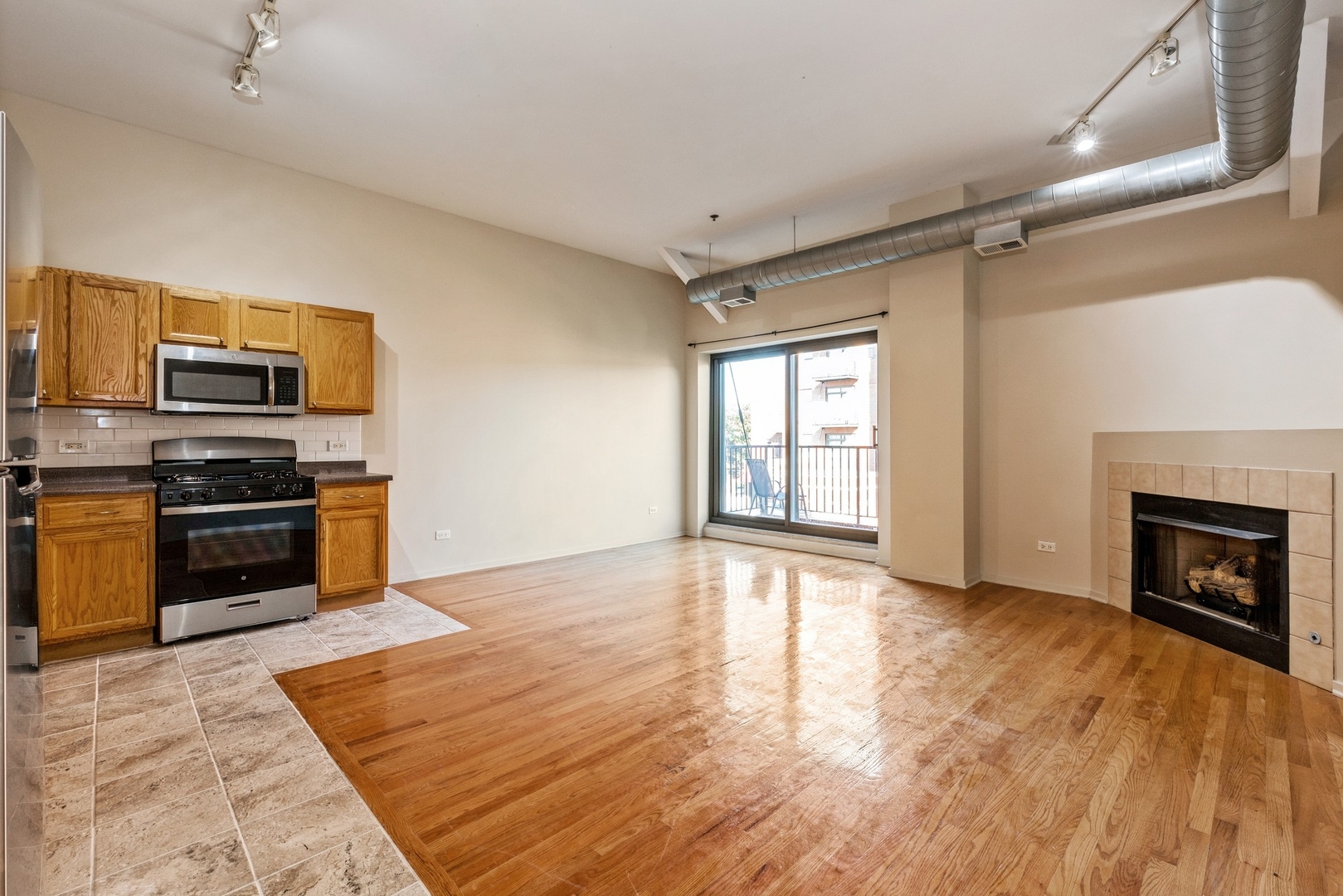 1000 E 53rd Street 302 Property Photo 4