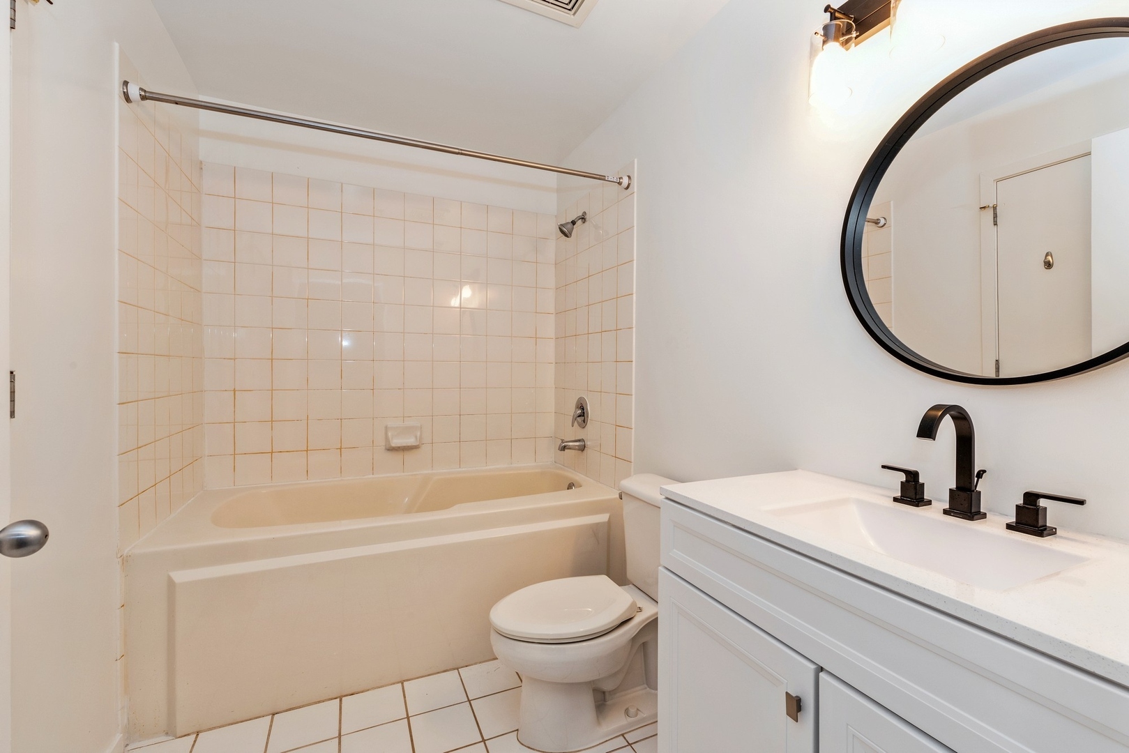 1000 E 53rd Street 302 Property Photo 8