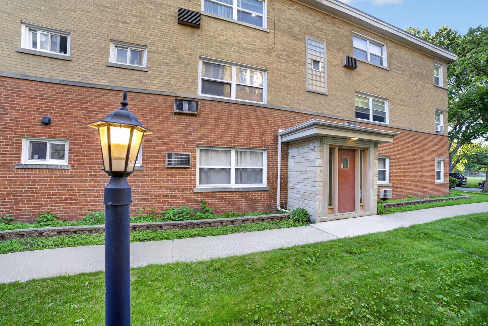 7410 N Oakley Avenue 3a Property Photo 1
