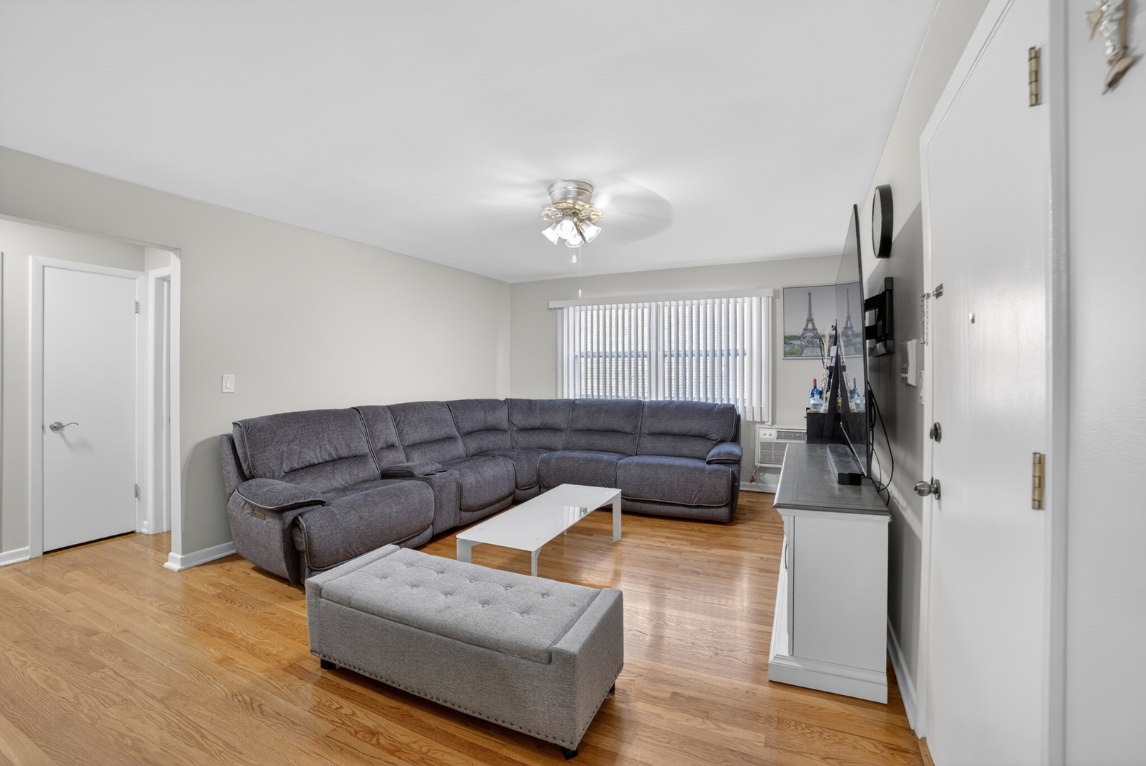 7410 N Oakley Avenue 3a Property Photo 6