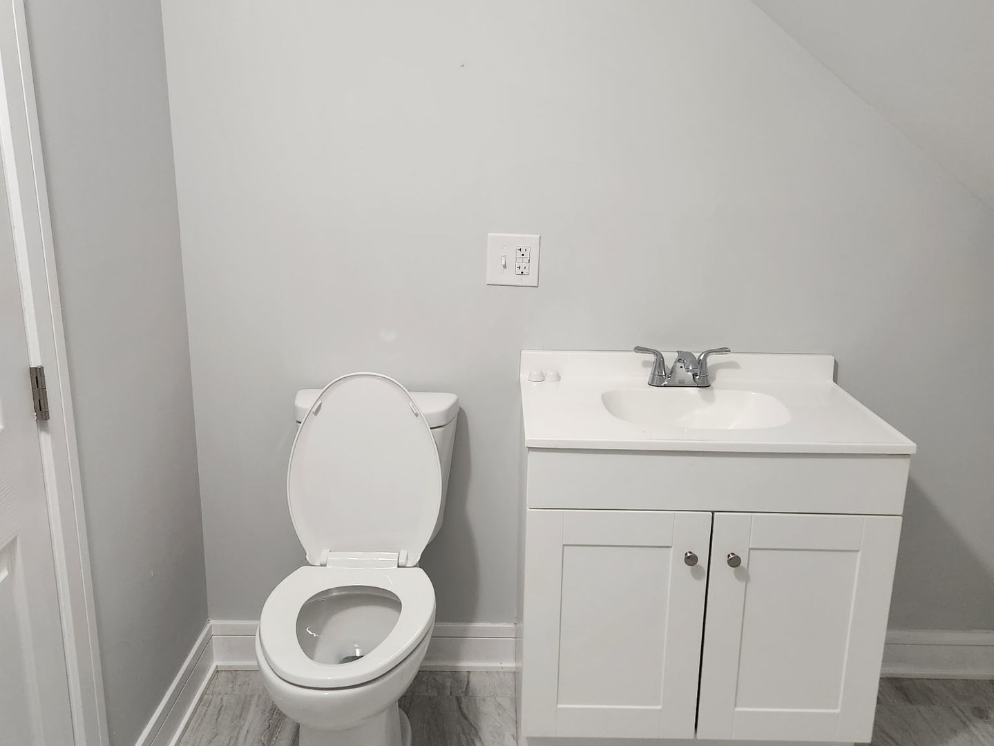 5320 S Laflin Street Property Photo 6