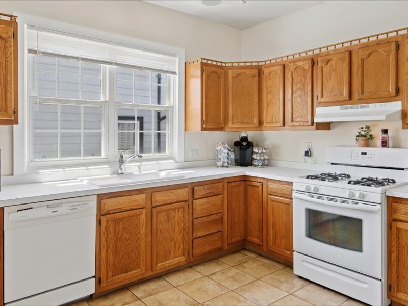 4035 N Albany Avenue Property Photo 9