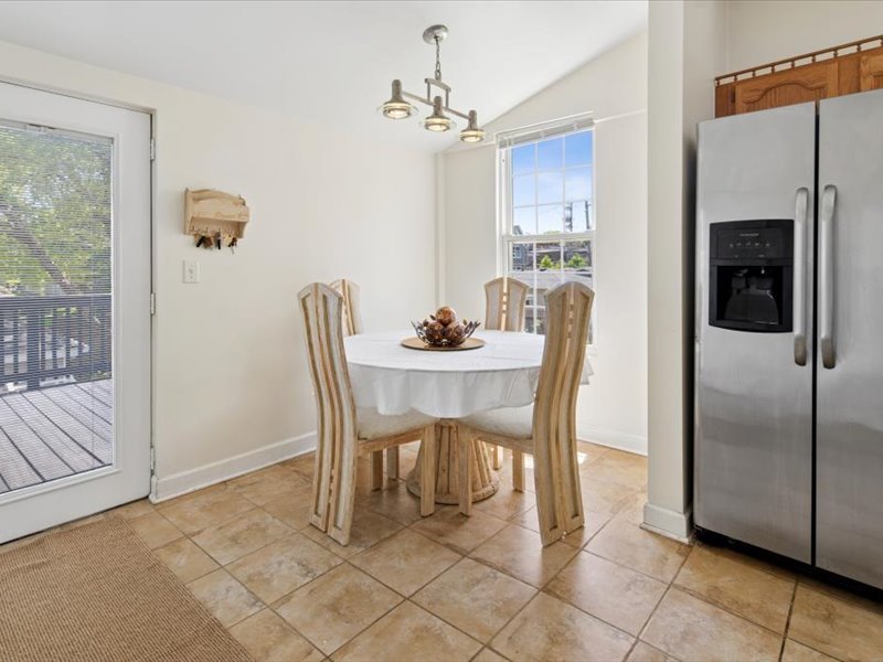 4035 N Albany Avenue Property Photo 10