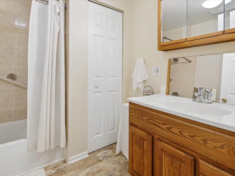 4035 N Albany Avenue Property Photo 21
