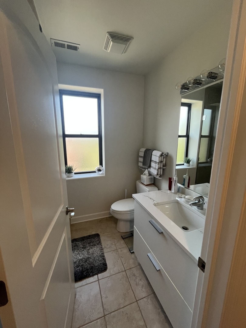 6710 N Oliphant Avenue 3 Property Photo 8