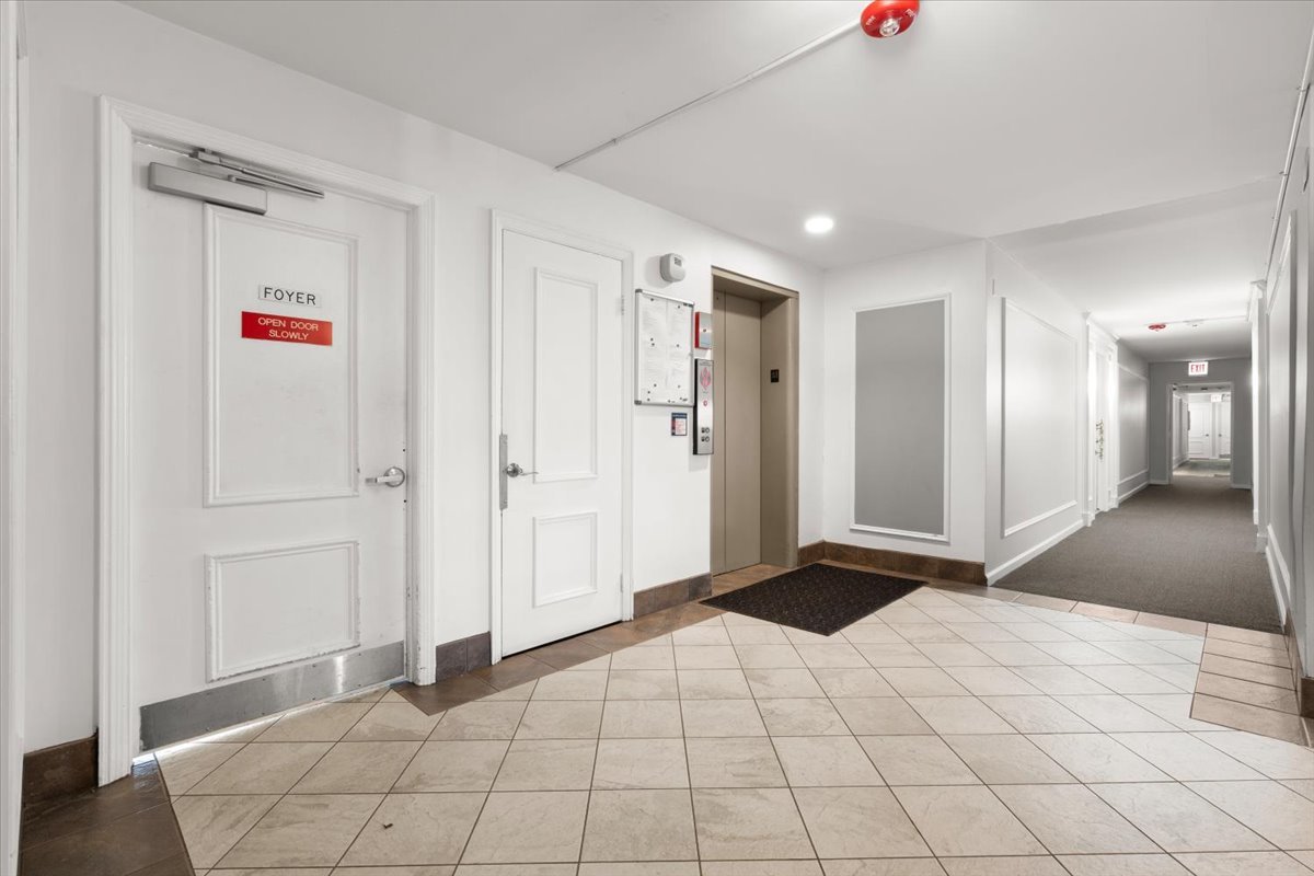 5300 Carriageway Drive 208 Property Photo 9