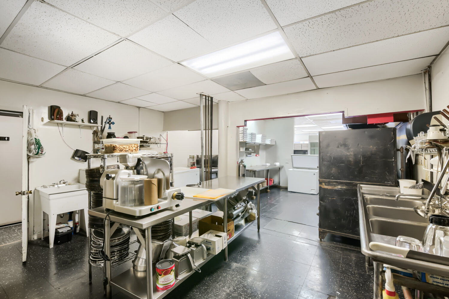 7109 N Clark Street Property Photo 13