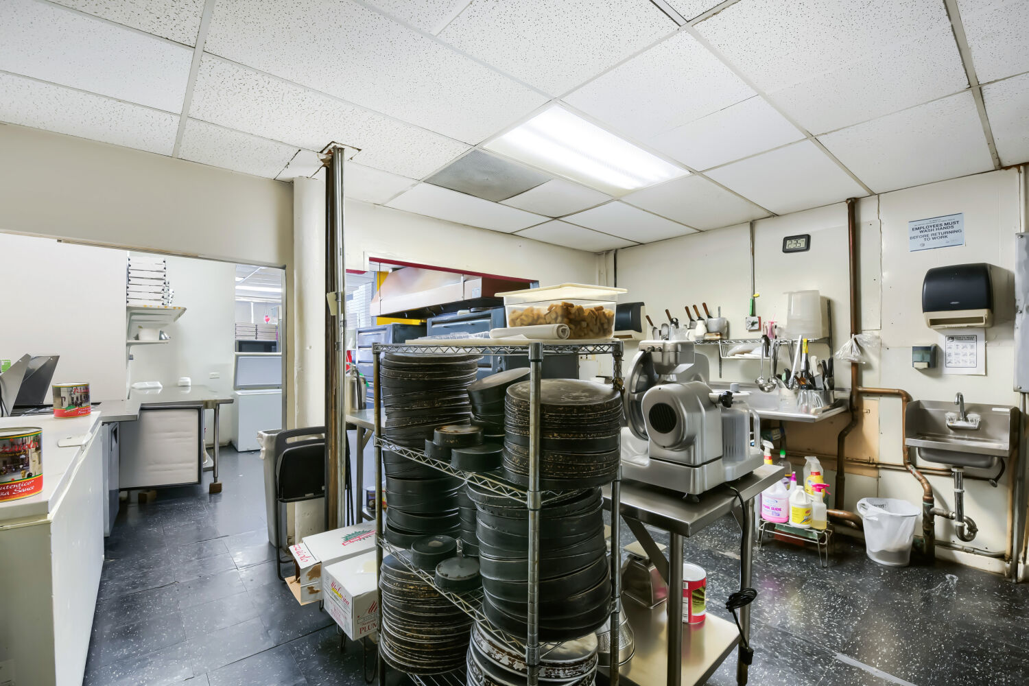 7109 N Clark Street Property Photo 14