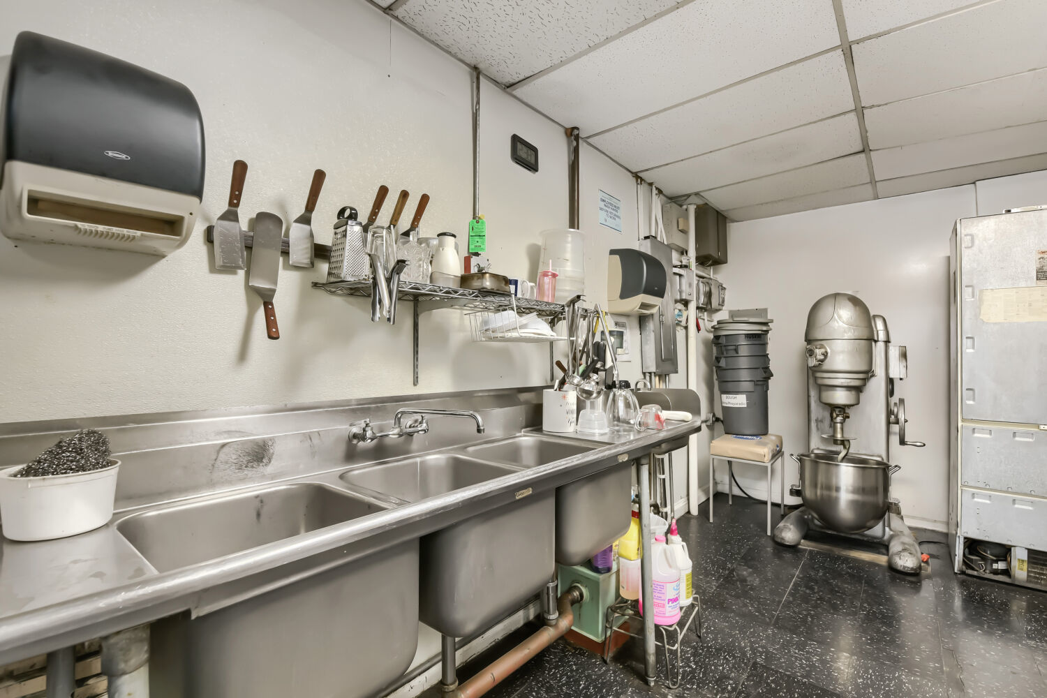 7109 N Clark Street Property Photo 18