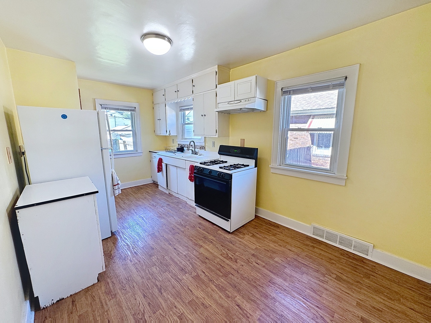 166 16th Avenue Property Photo 6