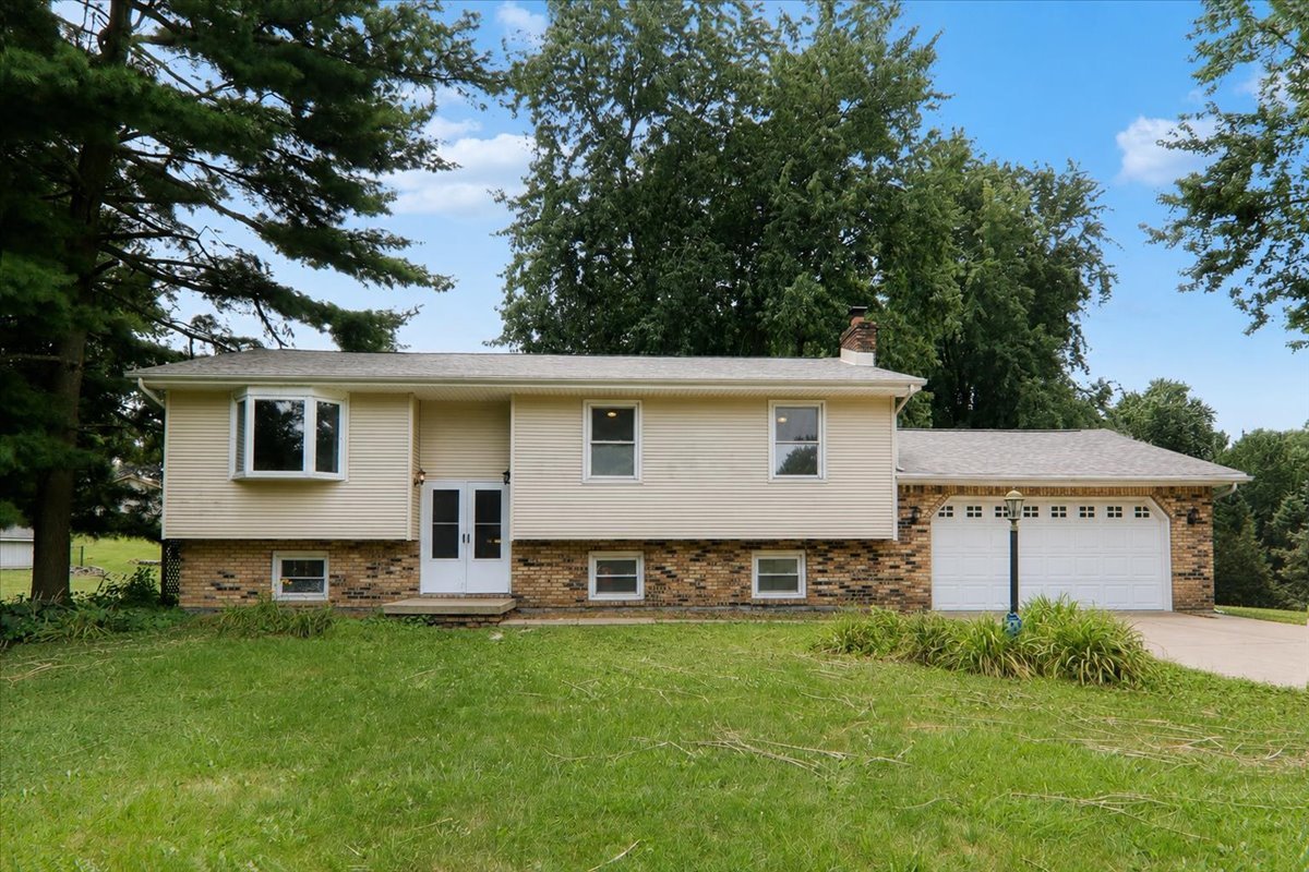 18859 Pioneer Street Property Photo 2