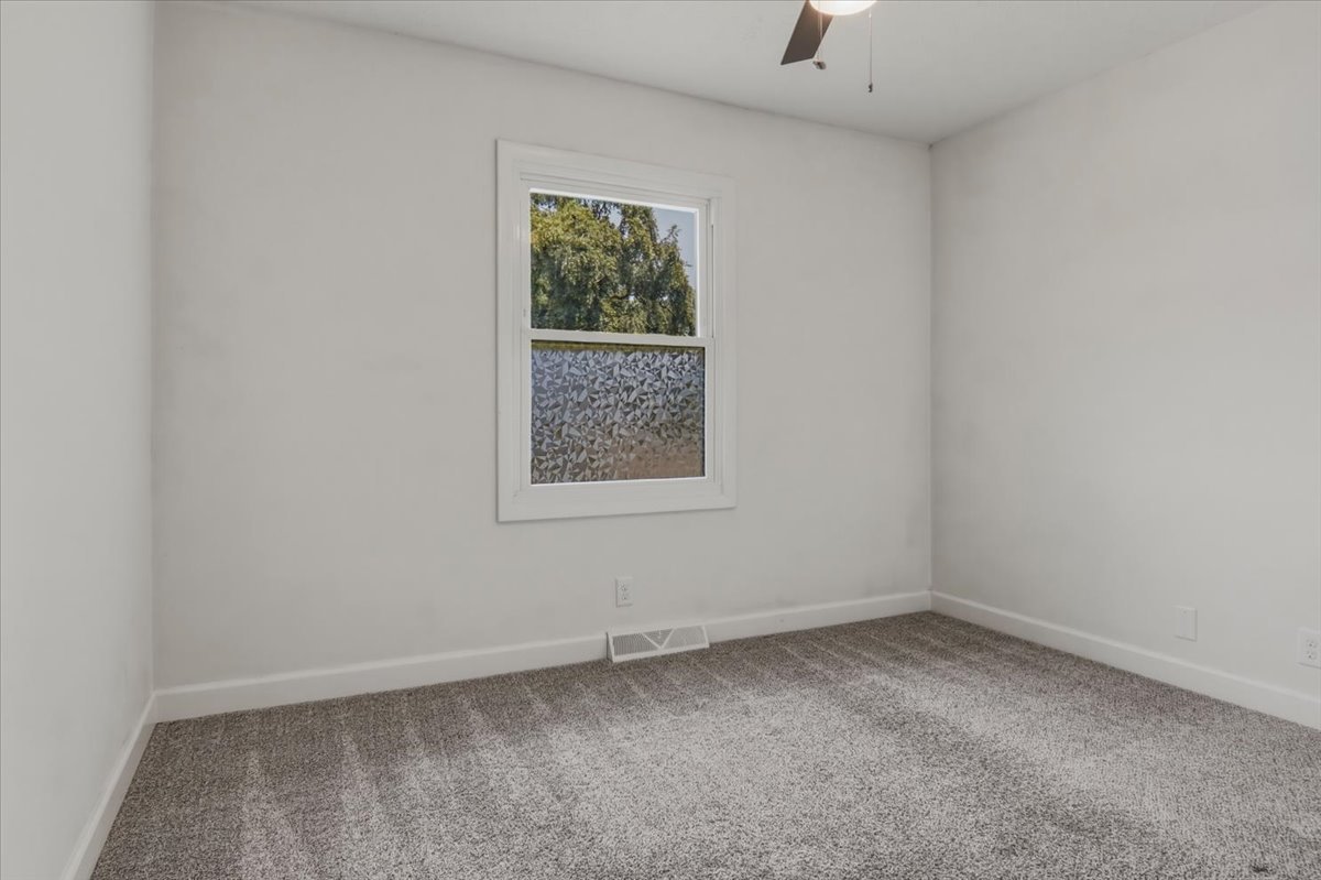 18859 Pioneer Street Property Photo 16